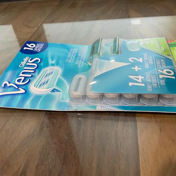 New Package of 16 Venus & Embrace Shaving Cartridges